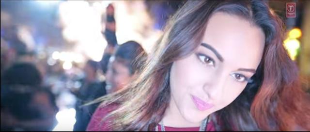 Sonakshi Sinha is seen at a club in the song.
