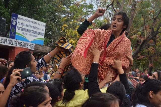 Students protesting against fee hike at Government College for Girls, sector 11, on Wednesday. (Karun Sharma/HT Photo)