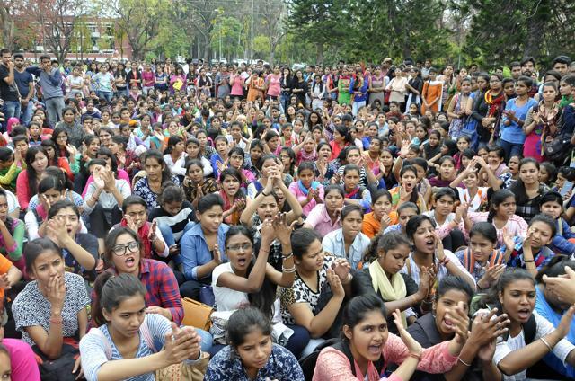The protesters, many of whom were final-year students, said the hike would hit them hard as they will be taking admission at the university for the 2017-18 academic session. (Karun Sharma/HT Photo)