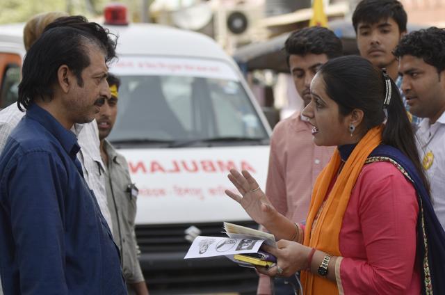 Swaraj India candidate and India’s first woman ambulance driver Twinkle Kalia.She regularly organises blood donation camps for needy paitents. (Ravi Choudhary/HT PHOTO) Swaraj India candidate and India’s first woman ambulance driver Twinkle Kalia.She regularly organises blood donation camps for needy paitents. (Ravi Choudhary/HT PHOTO)