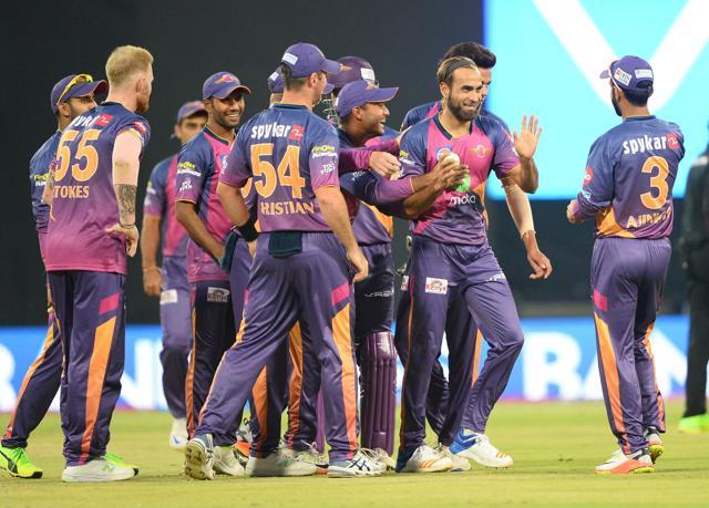 Rising Pune Supergiant bowler Imran Tahir (C) celebrates with his teammates after he dismissed Kings XI Punjab batsman Axar Patel during the 2017 Indian Premier League (IPL) Twenty20 match at the Holkar Stadium in Indore on April 8. (AFP) Rising Pune Supergiant bowler Imran Tahir (C) celebrates with his teammates after he dismissed Kings XI Punjab batsman Axar Patel during the 2017 Indian Premier League (IPL) Twenty20 match at the Holkar Stadium in Indore on April 8. (AFP)