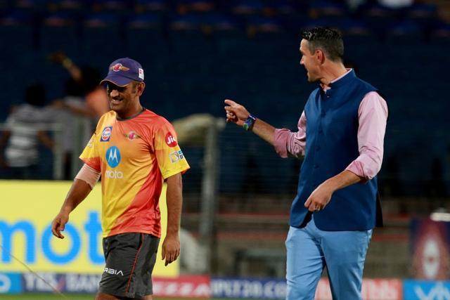 Mahendra Singh Dhoni of Rising Pune Supergiant and Kevin Pietersen during the Indian Premier League 2017 (BCCI)