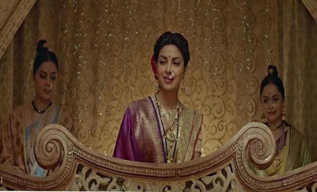 Karnail Singh’s speciality is doing the the lady-of-the-manor roles such as Priyanka’s who plays the Peshwa’s wife in Bajirao Mastan. (HT Photo) Karnail Singh’s speciality is doing the the lady-of-the-manor roles such as Priyanka’s who plays the Peshwa’s wife in Bajirao Mastan. (HT Photo)