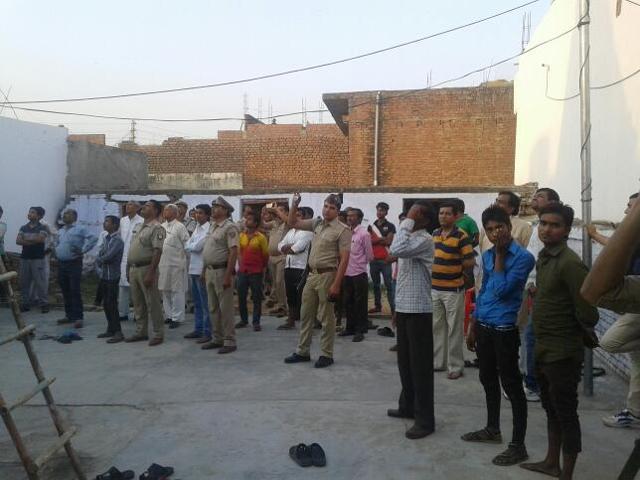 Police officials were present on the temple premises during the installation of loudspeaker. (Dushyant Choudhary)