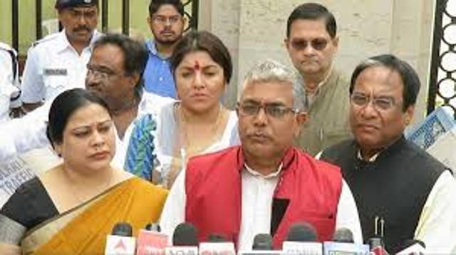 The Narada investigation has landed Mamata Banerjee in the biggest trouble in her four-decade old political career. It has also presented BJP with a rare opportunity to go after Trinamool Congress in Bengal. (HT Photo) The Narada investigation has landed Mamata Banerjee in the biggest trouble in her four-decade old political career. It has also presented BJP with a rare opportunity to go after Trinamool Congress in Bengal. (HT Photo)