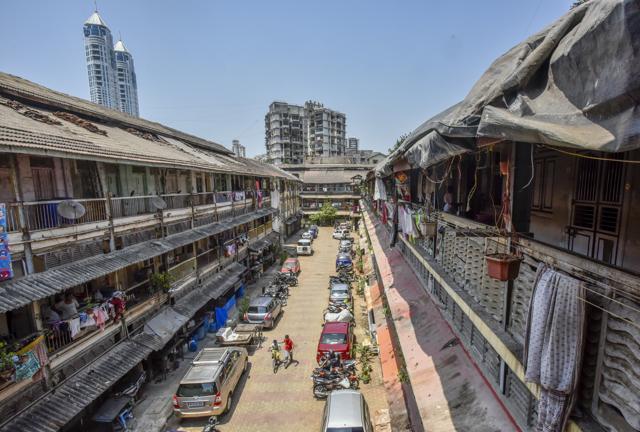 Dattatreya Chawl at Grant Road. The chawls owned by landlords are also on the revamp radar, but now the recession in the real-estate market has slowed down the entire process. For how long the remaining chawls will survive is anybody’s guess. (Kunal Patil/HT Photo) Dattatreya Chawl at Grant Road. The chawls owned by landlords are also on the revamp radar, but now the recession in the real-estate market has slowed down the entire process. For how long the remaining chawls will survive is anybody’s guess. (Kunal Patil/HT Photo)