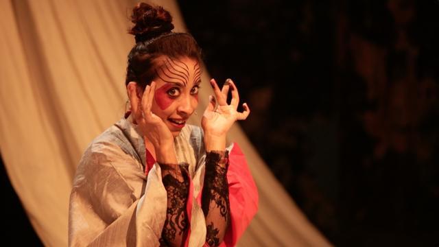 Ellias plays eight characters in the one-hour performance. (HT Photo) Ellias plays eight characters in the one-hour performance. (HT Photo)