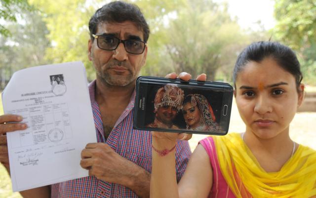 Sarita Dharna with her father Jai Gopal from Jalandher . (Anil dayal/HT Photo) Sarita Dharna with her father Jai Gopal from Jalandher . (Anil dayal/HT Photo)