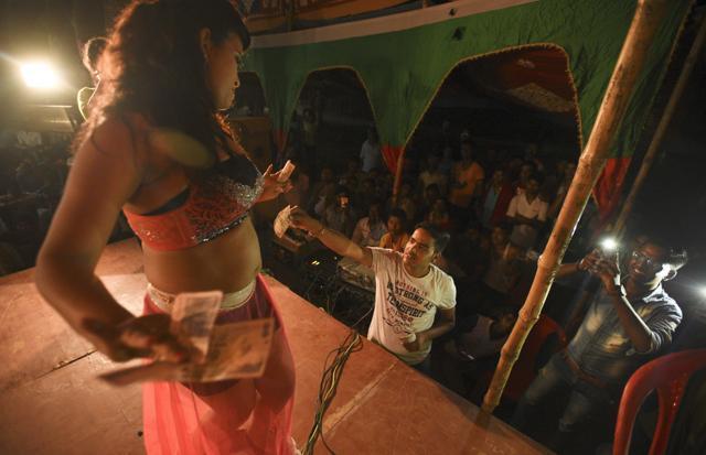 Bhojpuri Xxxc Vidio Rep - Dancing with the wolves: A peek into the life of Bihar's Anaarkali of Ara |  Latest News India - Hindustan Times
