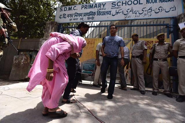 An elderly woman at Noor Nagar. (Burhaan Kinu/HT Photo) An elderly woman at Noor Nagar. (Burhaan Kinu/HT Photo)