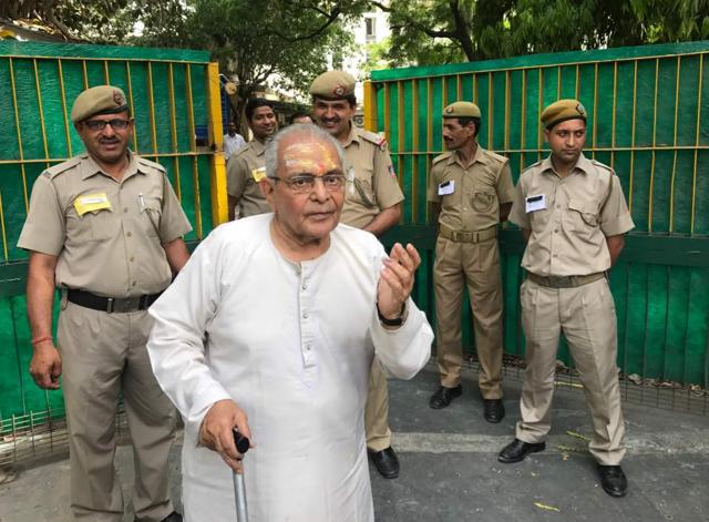 Raja Ram (82) at Rajpura Road. (Ravi Choudhary/HT Photo) Raja Ram (82) at Rajpura Road. (Ravi Choudhary/HT Photo)