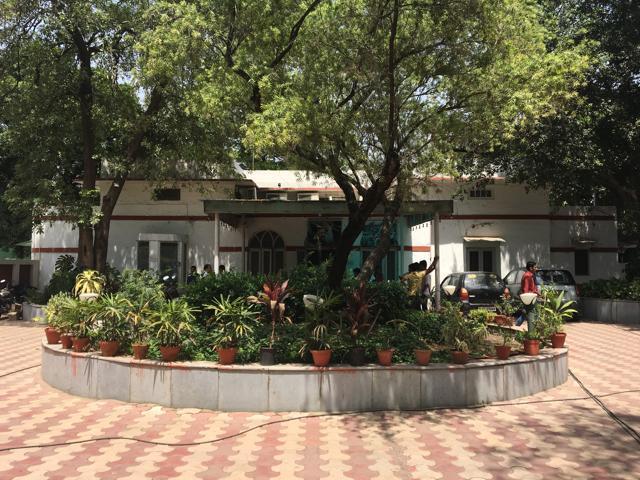 A deserted AAP office on Wednesday. The BJP is set to win Delhi’s municipal elections.