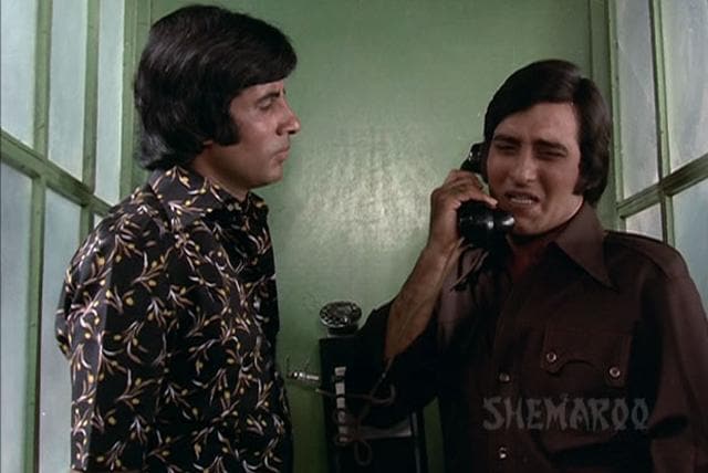 Amitabh and Vinod in a still from Hera Pheri.