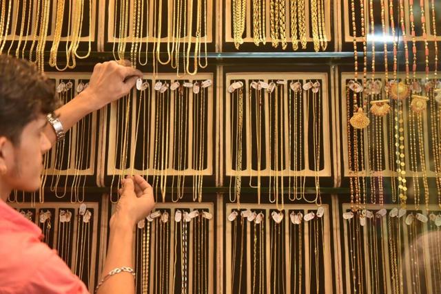 It is time for some gold rush, say jewellers. (Pratik Chorge/HT)