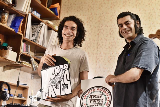 Can vinyl change folk artistes’ fortunes at least in terms of creating their identity given we live in a world where music is free? Ashutosh Sharma and Ankur Malhotra of Amarrass Records believes so. (Sanjeev Verma/HT PHOTO) Can vinyl change folk artistes’ fortunes at least in terms of creating their identity given we live in a world where music is free? Ashutosh Sharma and Ankur Malhotra of Amarrass Records believes so. (Sanjeev Verma/HT PHOTO)