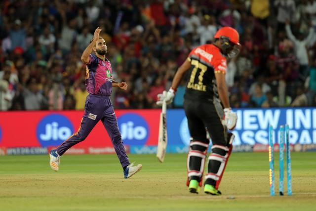 Imran Tahir picked up 3/18 to wreck Royal Challengers Bangalore’s chase. (BCCI)