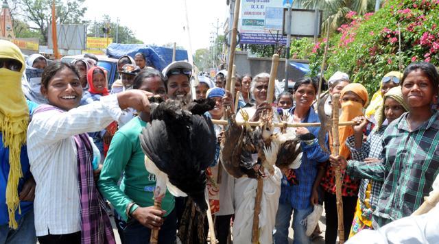 Clad in men’s dress, Jharkhand tribal women celebrate hunting festival ...