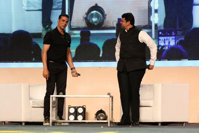 Akshay Kumar and Maharashtra CM Devendra Fadnavis at Transform Maharashtra Innovative Exhibition in Mumbai on May 1. (IANS) Akshay Kumar and Maharashtra CM Devendra Fadnavis at Transform Maharashtra Innovative Exhibition in Mumbai on May 1. (IANS)