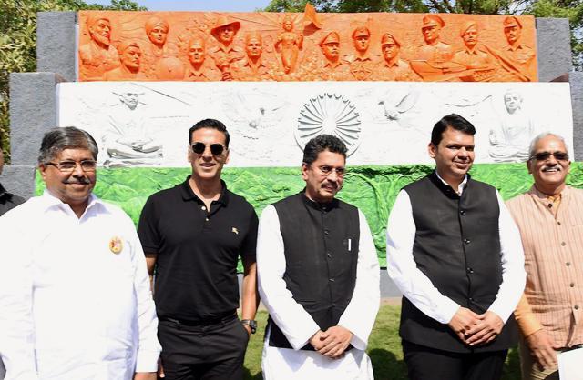 Kolhapur: Maharashtra Chief Minister Devendra Fadnavis, State Revenue and PWD Minister Chandrakant Patil and Bollywood actor Akshay Kumar after inauguration of Nation's second tallest flag on the occasion of Maharashtra Day in Kolhapur on Monday. (PTI) Kolhapur: Maharashtra Chief Minister Devendra Fadnavis, State Revenue and PWD Minister Chandrakant Patil and Bollywood actor Akshay Kumar after inauguration of Nation's second tallest flag on the occasion of Maharashtra Day in Kolhapur on Monday. (PTI)