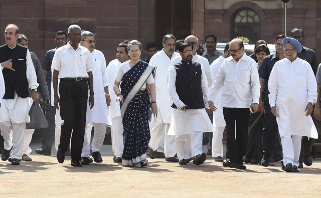Congress president Sonia Gandhi , former Prime Minister Manmohan Singh, RJD leader Jai Prakash Narayan and about 13 Opposition parties leaders after meeting with President Pranab Mukherjee on EVMs issues . (Arvind Yadav/Hindustan Times) Congress president Sonia Gandhi , former Prime Minister Manmohan Singh, RJD leader Jai Prakash Narayan and about 13 Opposition parties leaders after meeting with President Pranab Mukherjee on EVMs issues . (Arvind Yadav/Hindustan Times)
