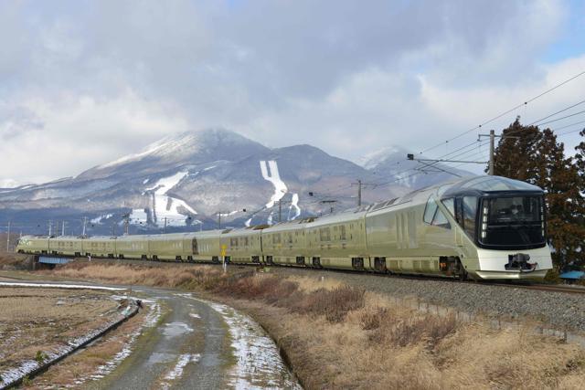 Sky View 10 000 Room Here S What You Can Enjoy On The Japanese Luxury Train Travel Hindustan Times