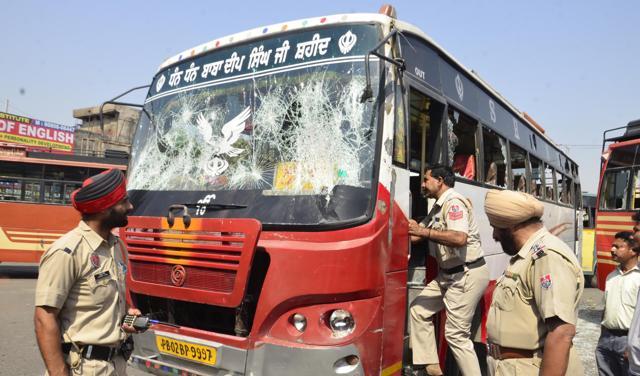Jagir Singh, adda incharge of the Pyaar Bus Service, alleged, “We were operating from the bus stand as usual when suddenly the other party attacked us. They opened fire at our colleagues, injuring one of them. A total of three of our men were injured.” (Sameer Sehgal/HT) Jagir Singh, adda incharge of the Pyaar Bus Service, alleged, “We were operating from the bus stand as usual when suddenly the other party attacked us. They opened fire at our colleagues, injuring one of them. A total of three of our men were injured.” (Sameer Sehgal/HT)