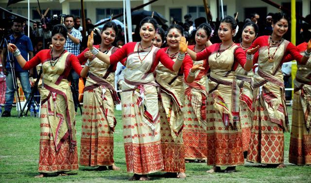 Assam Traditional Dress: Over 180 Royalty-Free Licensable Stock Vectors &  Vector Art | Shutterstock