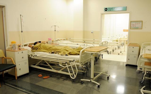 A patient under treatment at MAX Hospital, Bathinda. (Anil Dayal/HT Photo) A patient under treatment at MAX Hospital, Bathinda. (Anil Dayal/HT Photo)
