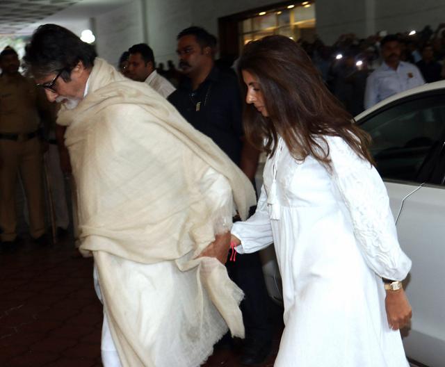 Amitabh Bachchan and daughter Shweta Bachchan arrive to attend the prayer meeting. (PTI)