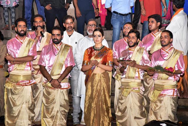 Kangna Ranaut during Ganga aarti in Varanasi on May 4. (PTI) Kangna Ranaut during Ganga aarti in Varanasi on May 4. (PTI)