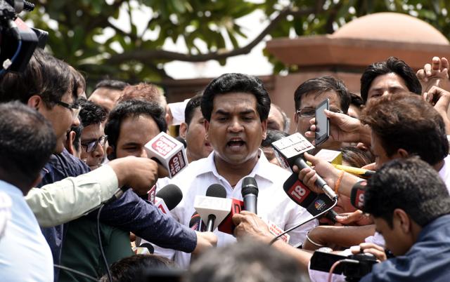 Kapil Mishra speaks to media persons in New Delhi. (Sonu Mehta/HT Photo) Kapil Mishra speaks to media persons in New Delhi. (Sonu Mehta/HT Photo)