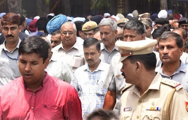 Chief minister Arvind Kejriwal at the Nigambodh Ghat in Delhi on Monday. (Sonu Mehta / HT Photo) Chief minister Arvind Kejriwal at the Nigambodh Ghat in Delhi on Monday. (Sonu Mehta / HT Photo)