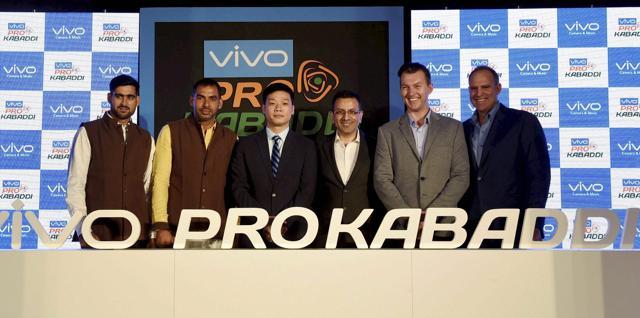 Brett Lee and Matthew Hayden pose with Indian kabaddi players Anup Kumar Yadav and Rahul Chaudhari during Pro Kabaddi press conference. (PTI) Brett Lee and Matthew Hayden pose with Indian kabaddi players Anup Kumar Yadav and Rahul Chaudhari during Pro Kabaddi press conference. (PTI)