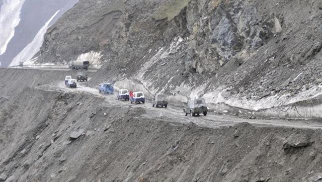 Army vehicles passing through Zojila pass, 108 km east of Srinagar. (Waseem Andrabi/HT File Photo)