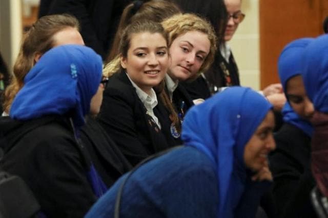 Students from the MDQ Academy Islamic School and Saint Anthony’s High School speak during a field trip at the Roman Catholic school in Huntington, New York, U.S., April 26, 2017. (Reuters Photo) Students from the MDQ Academy Islamic School and Saint Anthony’s High School speak during a field trip at the Roman Catholic school in Huntington, New York, U.S., April 26, 2017. (Reuters Photo)