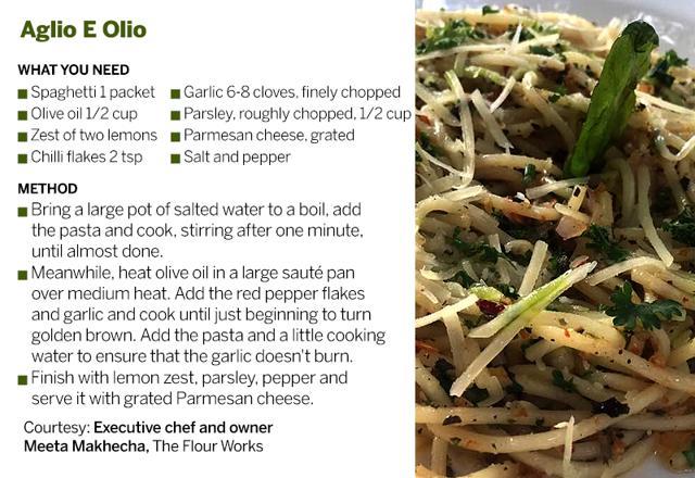 Give your mom a bit of pasta-olives-parsley twist with Aglio E Olio.