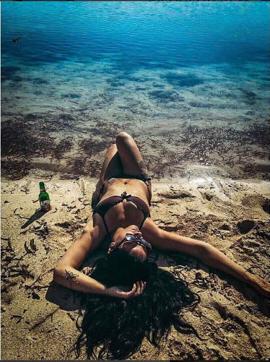 Krishna Shroff on a beach. (Instagram/kishushroff)
