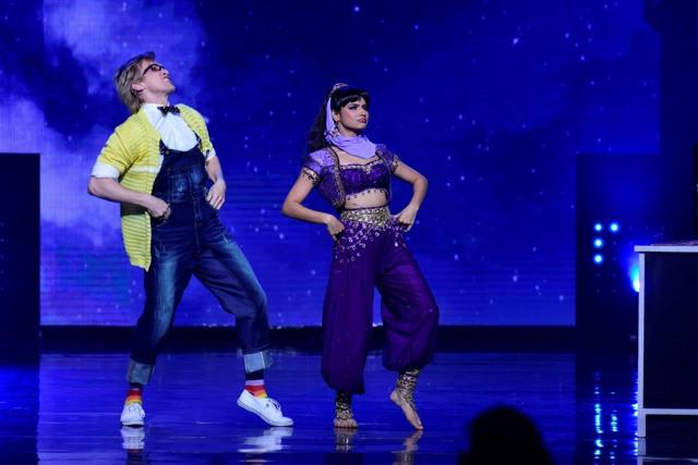 Aashka Goradia with husband Brent Goble. Aashka Goradia with husband Brent Goble.