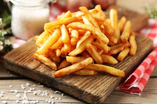 The problem with potatoes occurs when they are fried in a lot of oil, in the case of French fries or hash browns, which significantly boosts calories, fat and sodium. (Shutterstock) The problem with potatoes occurs when they are fried in a lot of oil, in the case of French fries or hash browns, which significantly boosts calories, fat and sodium. (Shutterstock)