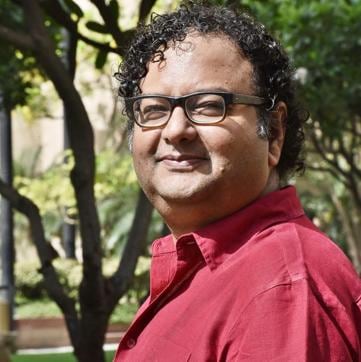Manish Dubey, author of ‘A Murder In Gurgaon’, an acclaimed crime thriller. (Sanjeev Verma/HT PHOTO) Manish Dubey, author of ‘A Murder In Gurgaon’, an acclaimed crime thriller. (Sanjeev Verma/HT PHOTO)