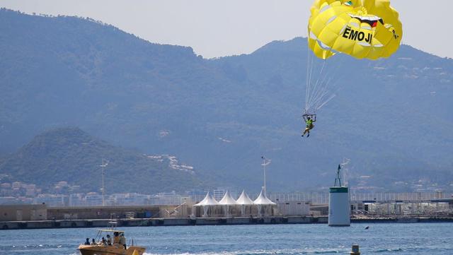 TJ Miller doing the para sailing stunt to promote his upcoming film.