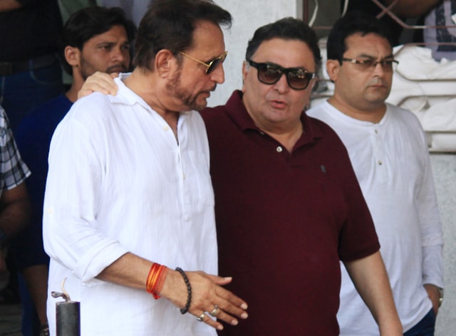 Rishi Kapoor and Kiran Kumar paid their last respect to Reema Lagoo. (Photo: Prodip Guha/ Hindustan Times)