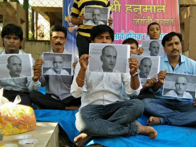 Mumbaiites want Jadhav to return home safely. (Prashant Waydande)