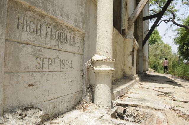 The flood marking of 1874. (Deepak Gupta/HTPhoto) The flood marking of 1874. (Deepak Gupta/HTPhoto)