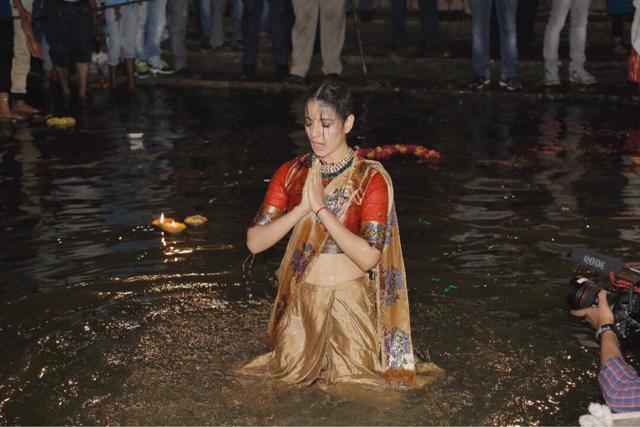 Kangana performed Ganga Aarti at Varanasi during the poster launch of Manikarnika. Kangana performed Ganga Aarti at Varanasi during the poster launch of Manikarnika.