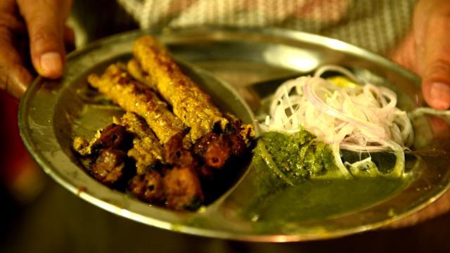 Have your tikka with sliced onions and chutney. Have your tikka with sliced onions and chutney.