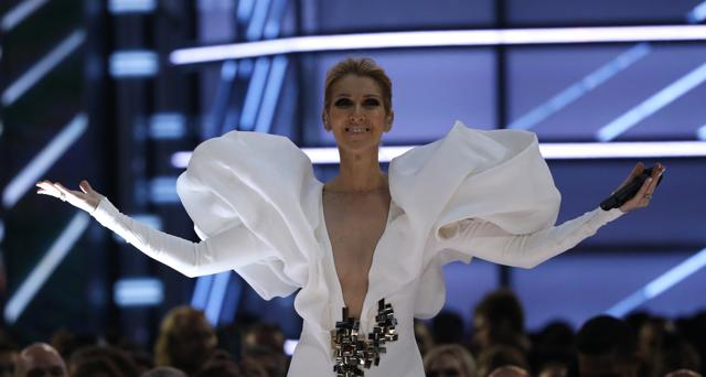Celine Dion performs My Heart Will Go On at the 2017 Billboard Music Awards. (REUTERS)