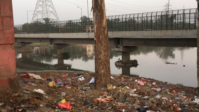 The spot near the Hindon where the Muslim residents of Hashimpura were brought by the PAC and shot. (HT photo) The spot near the Hindon where the Muslim residents of Hashimpura were brought by the PAC and shot. (HT photo)