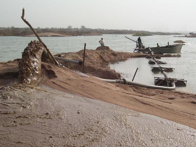 A file picture of sand mining. (HT Photo) A file picture of sand mining. (HT Photo)