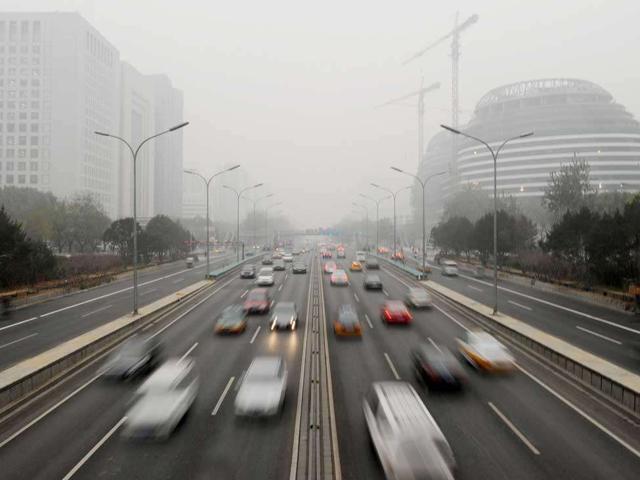 High levels of nitrogen dioxide increased the odds of having low sleep efficiency by almost 60%, while high levels of PM2.5s increased the odds by almost 50%.